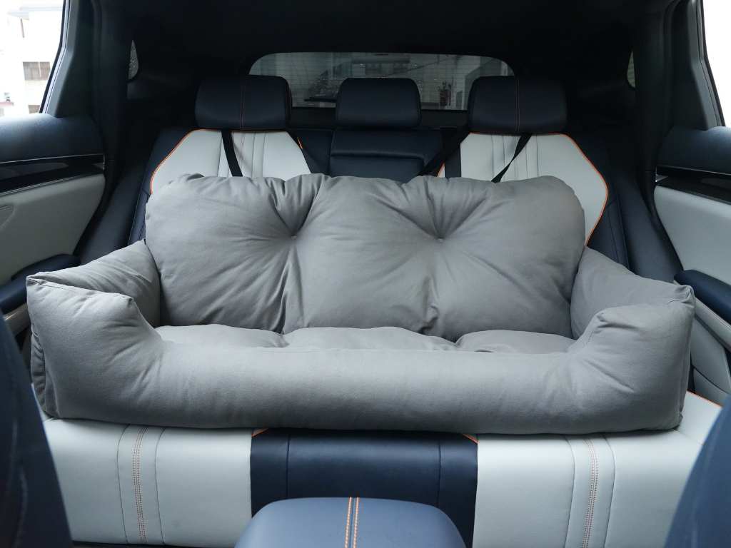 Fluff Dog Car Seat