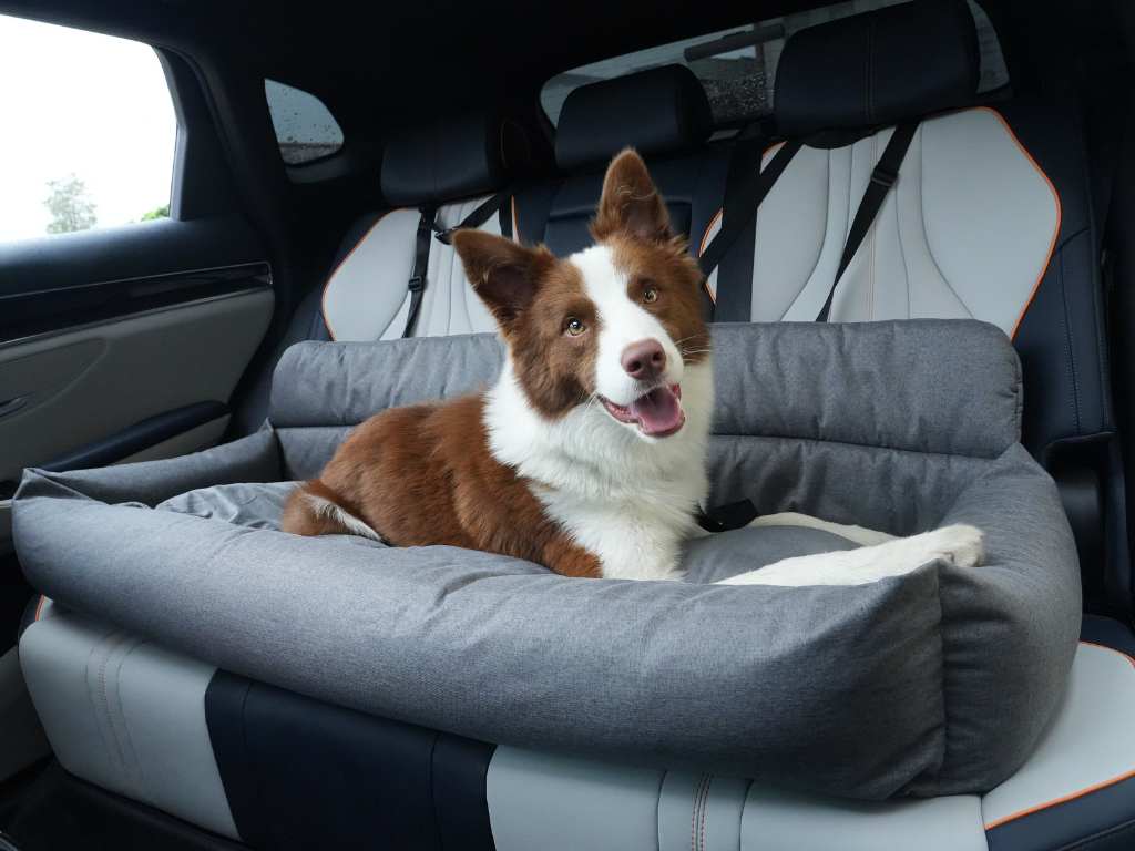 UltraSoft Large Dog Car Bed Grey X-Large Three-Row