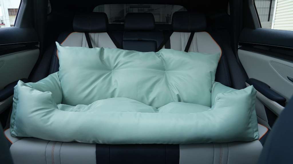 Vibrant Waterproof Large Dog Car Seat- X-large